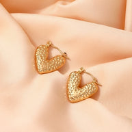 Vintage Gold Heart-Shaped Ear Clips - My Store